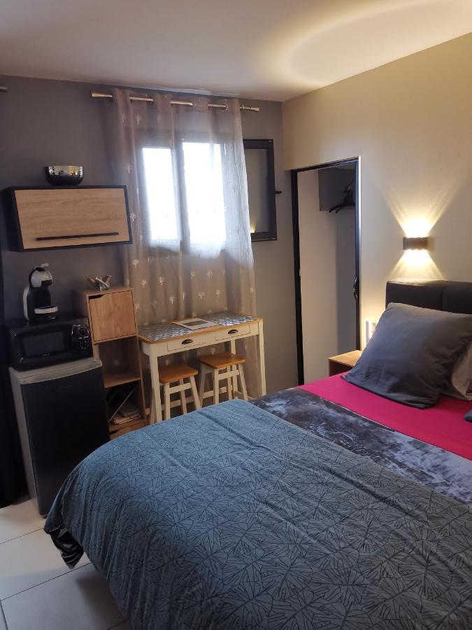 Hostal 170 Room 15 Service Appartement Le Tampon Exteriör bild